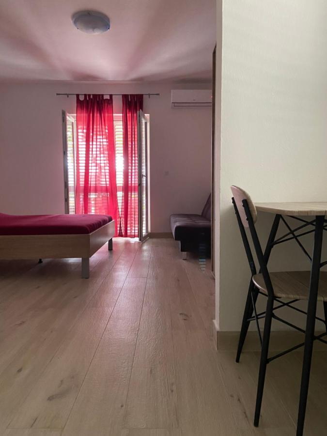 Apartmani Ortolio Viganj Exterior foto